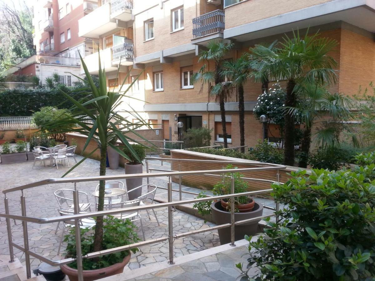 Apartment Vatican Flowers V